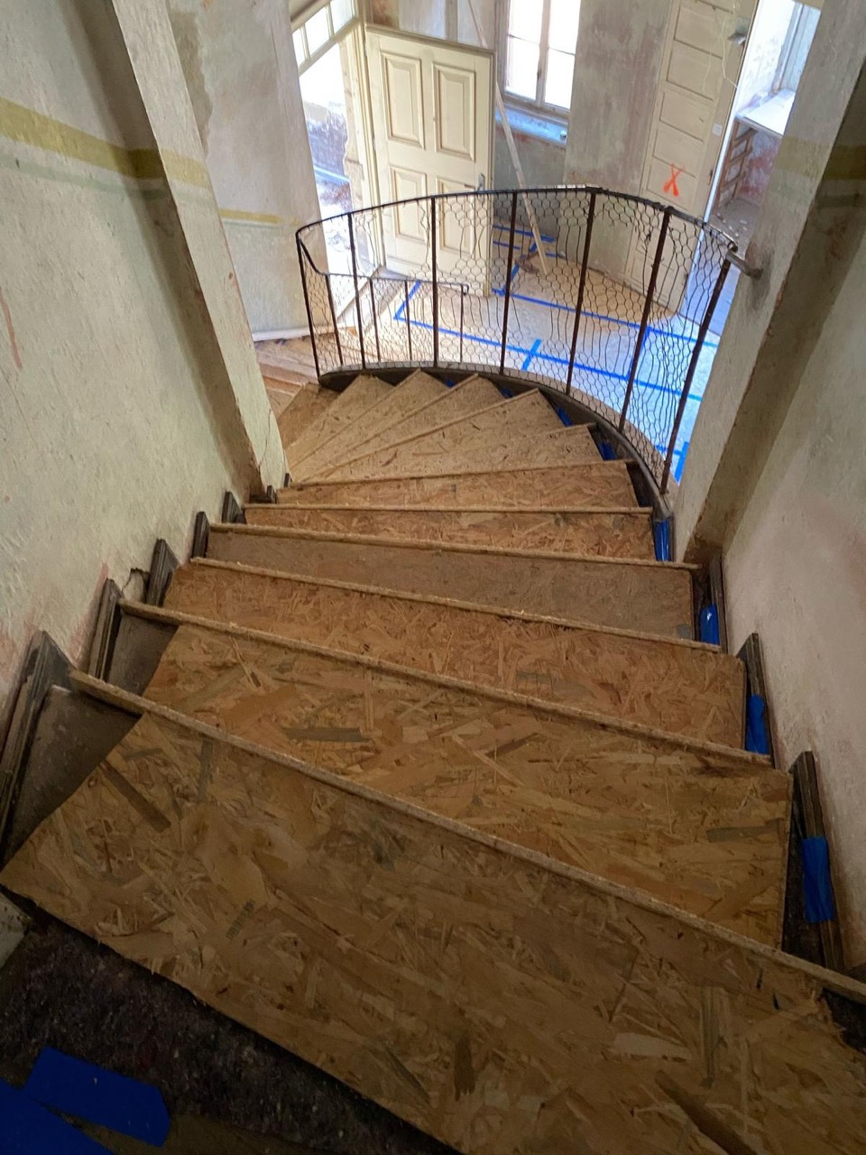 Schutz einer gewendelten Treppe